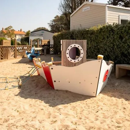 Campingplatz Avec Terrasse - Cuisine Equipee - Api-1-52-1425 Saint-Michel-Chef-Chef