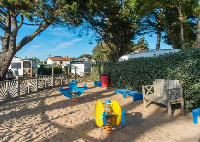 Avec Terrasse - Cuisine Equipee - Api-1-52-1425 Saint-Michel-Chef-Chef