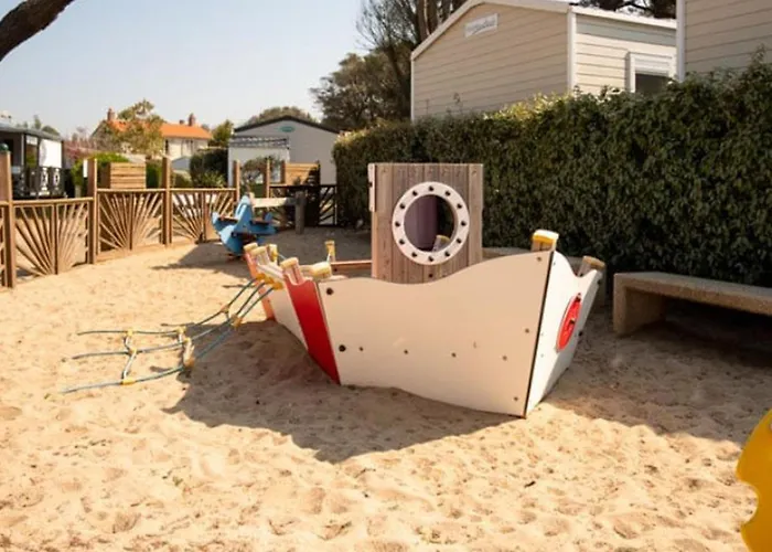 Campingplatz Avec Terrasse - Cuisine Equipee - Api-1-52-1425 Saint-Michel-Chef-Chef